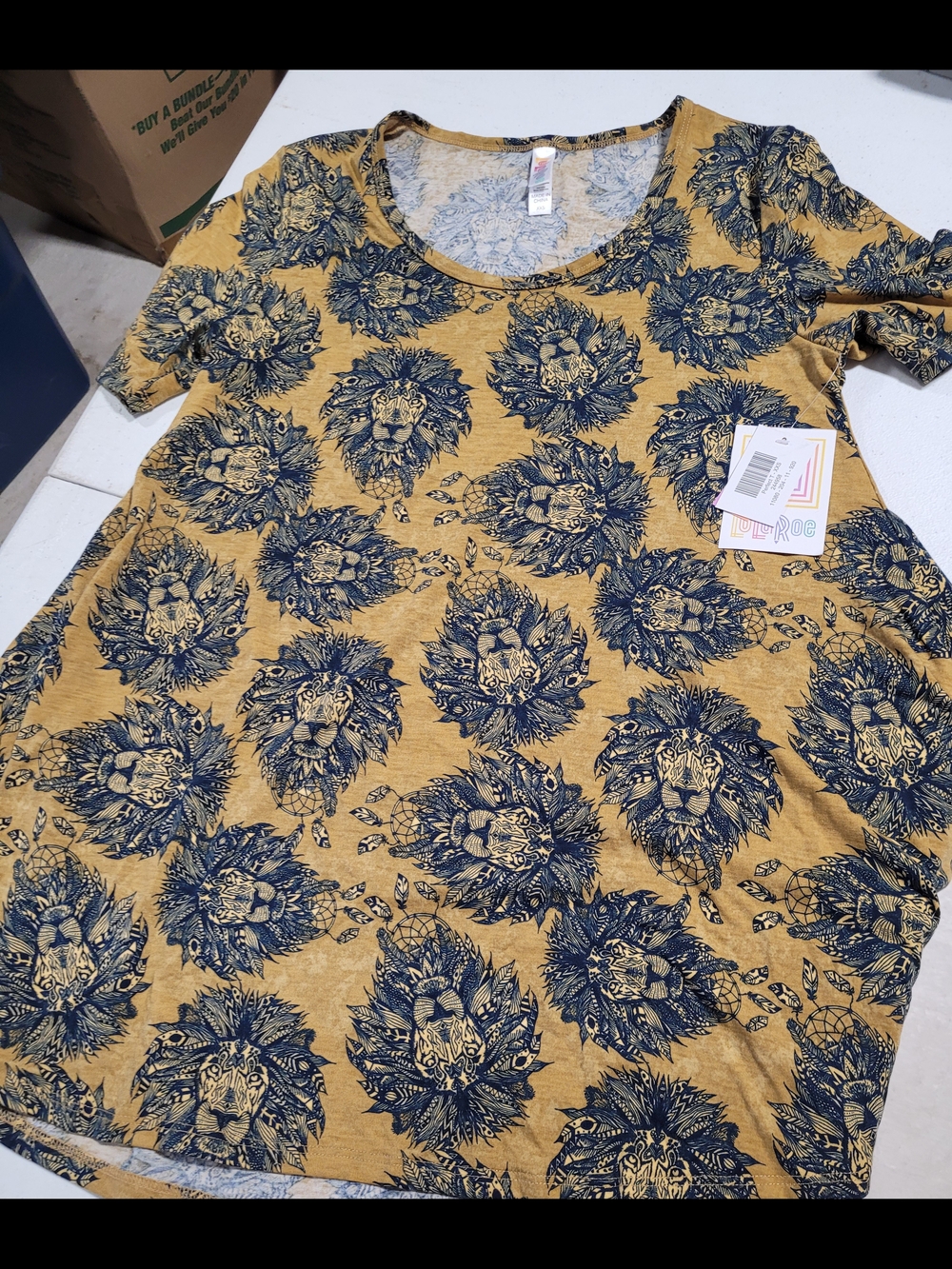 LuLaRoe Mustard Yellow Tee with Navy Lion Print - Picture 1 of 4